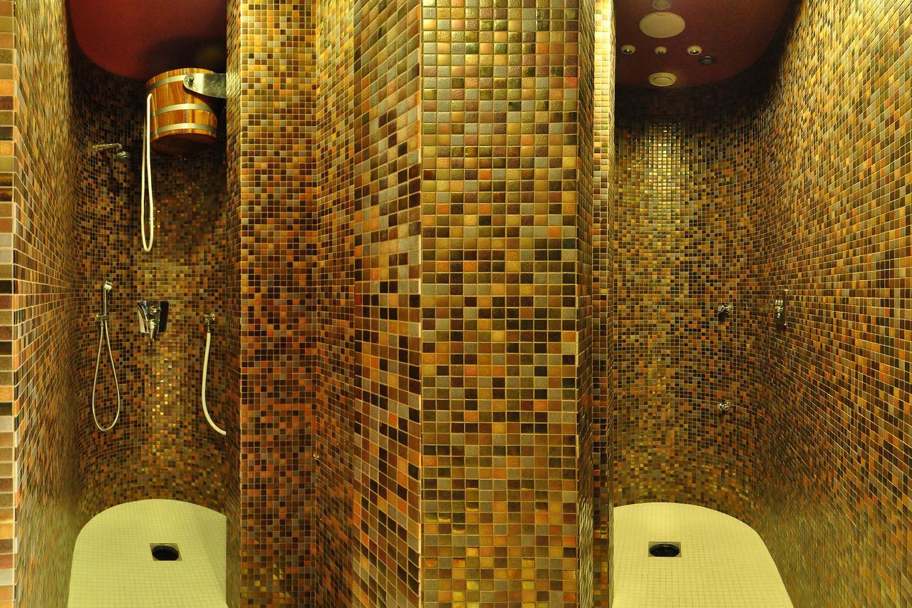 Manor House Hotel Броумов Екстериор снимка