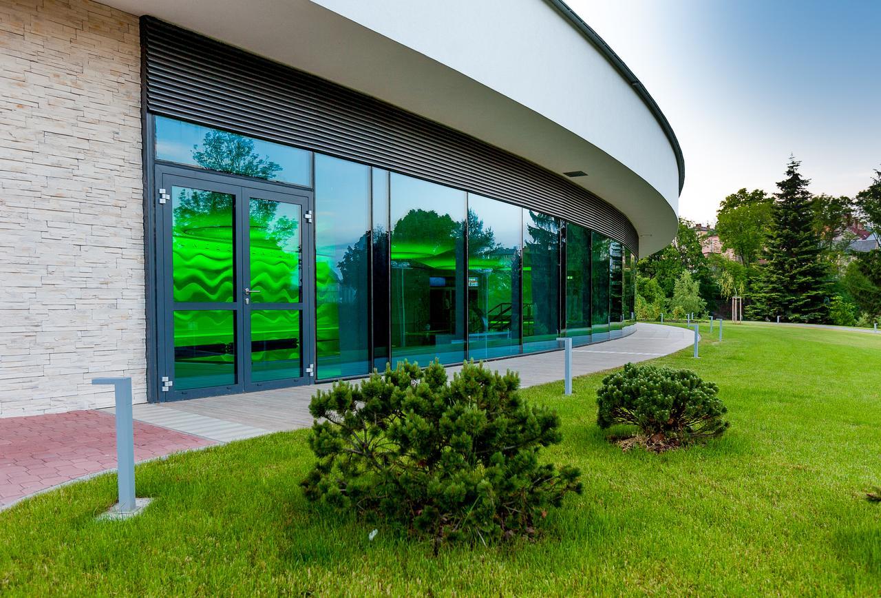 Manor House Hotel Броумов Екстериор снимка